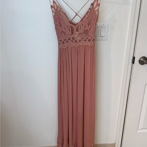 Elegant Lace Bodice Maxi Dress in Dusty Pink